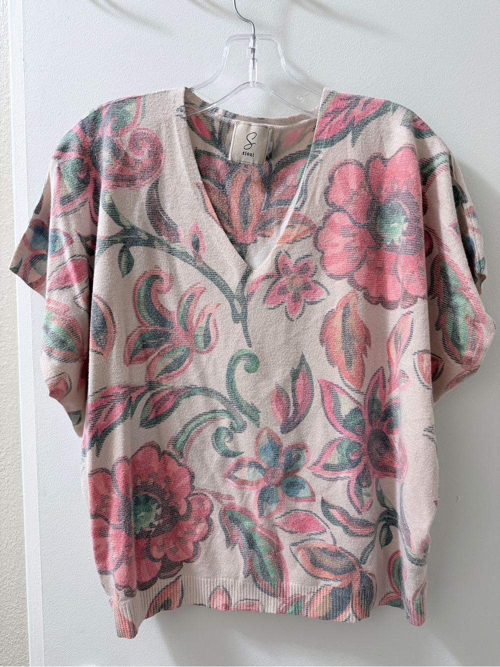Sioni Womens Floral V-Neck S/S Dolman Sweater Top in Pink and Gray